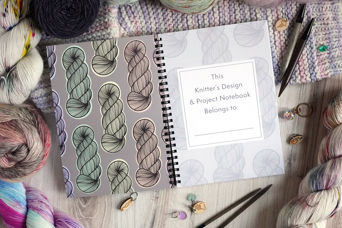 The Knitter's Design & Project Notebook / Pastel Rainbow