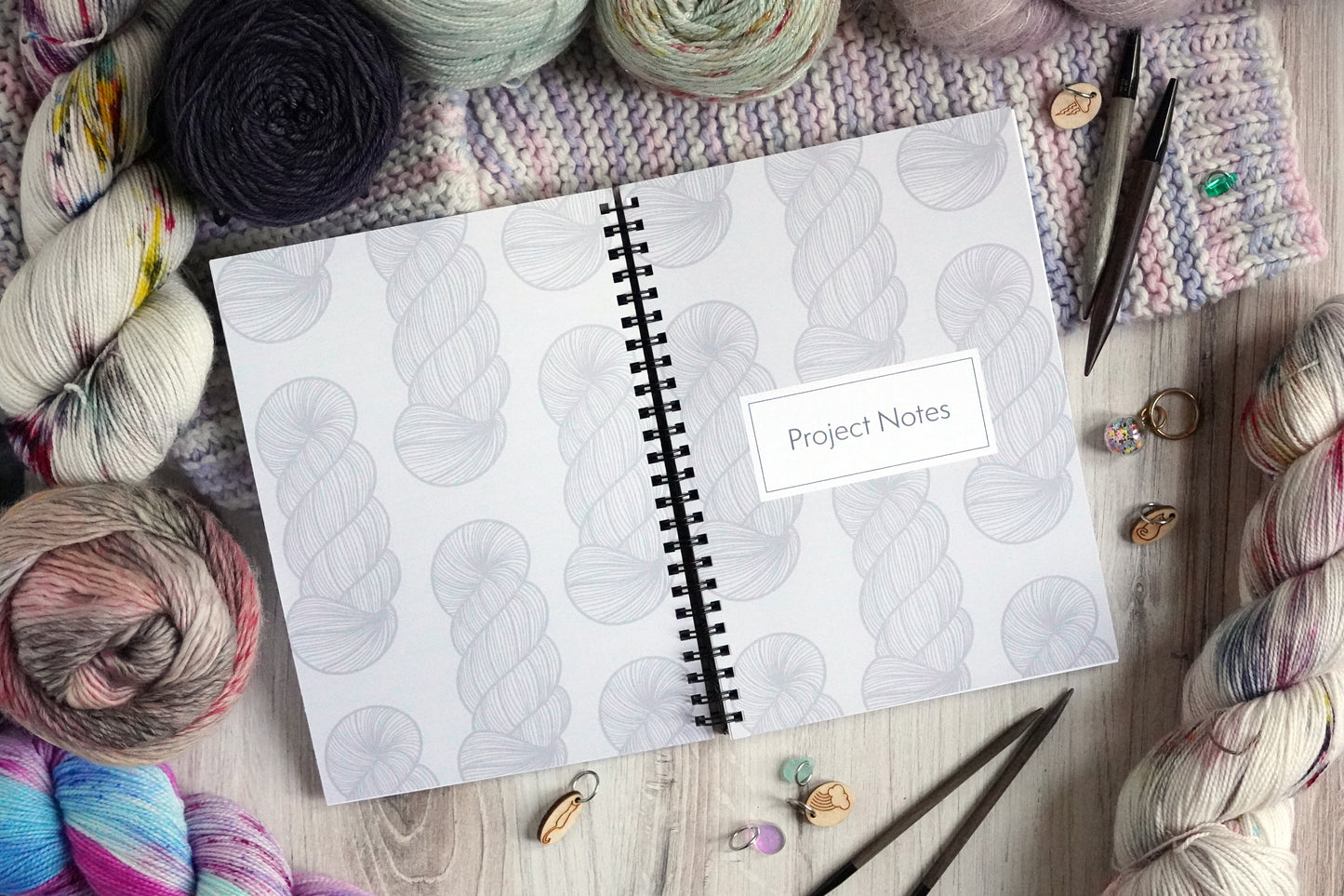 The Knitter's Design & Project Notebook / Pastel Rainbow