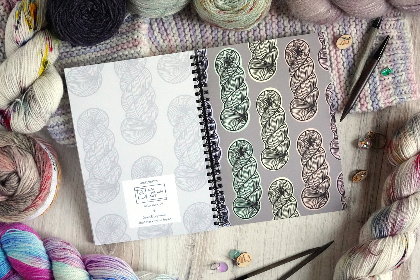 The Knitter's Design & Project Notebook / Pastel Rainbow